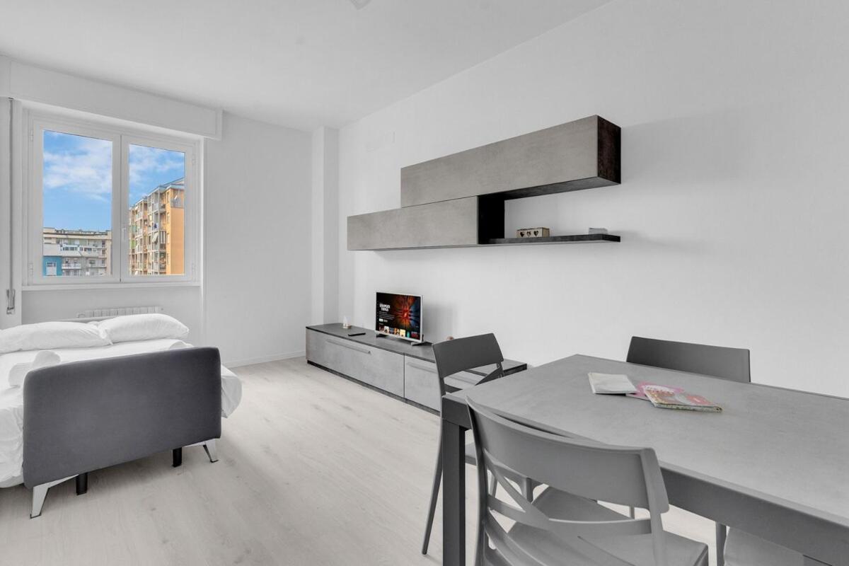 Metro M2 Famagosta-appartamento X5-self Check-in * Mailand